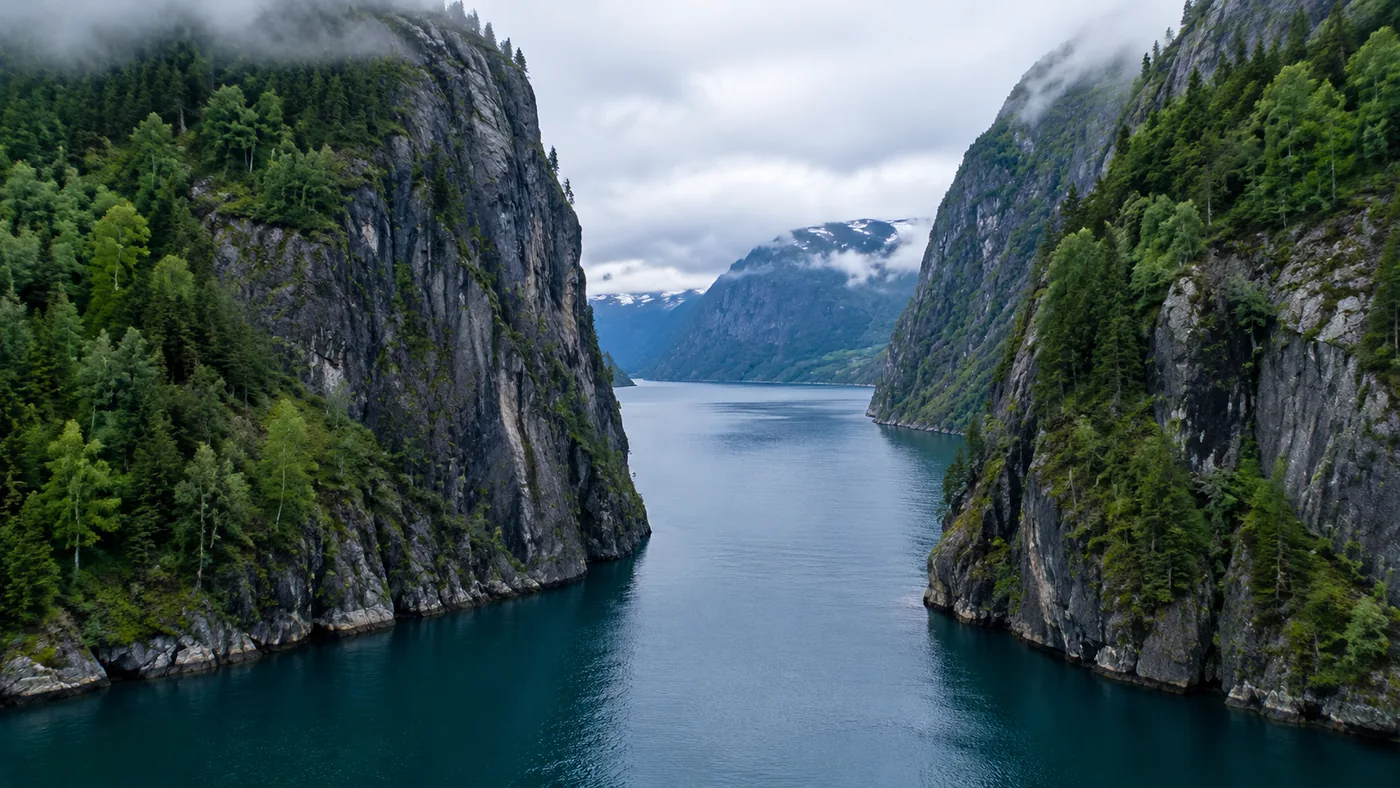 Mostraumen cruises