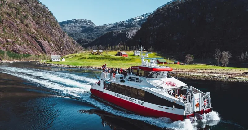 Bergen: Mostraumen fjordcruise, operert og guidet av lokale